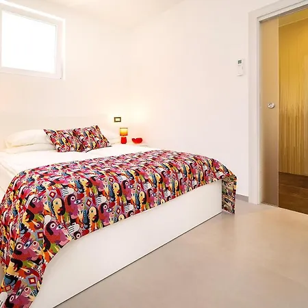 Veroeva * Rukavac (Primorje-Gorski Kotar)